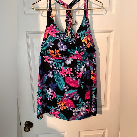 Women’s Black Floral Longer Length (Long Torso) Tankini 18 - Picture 1 of 3